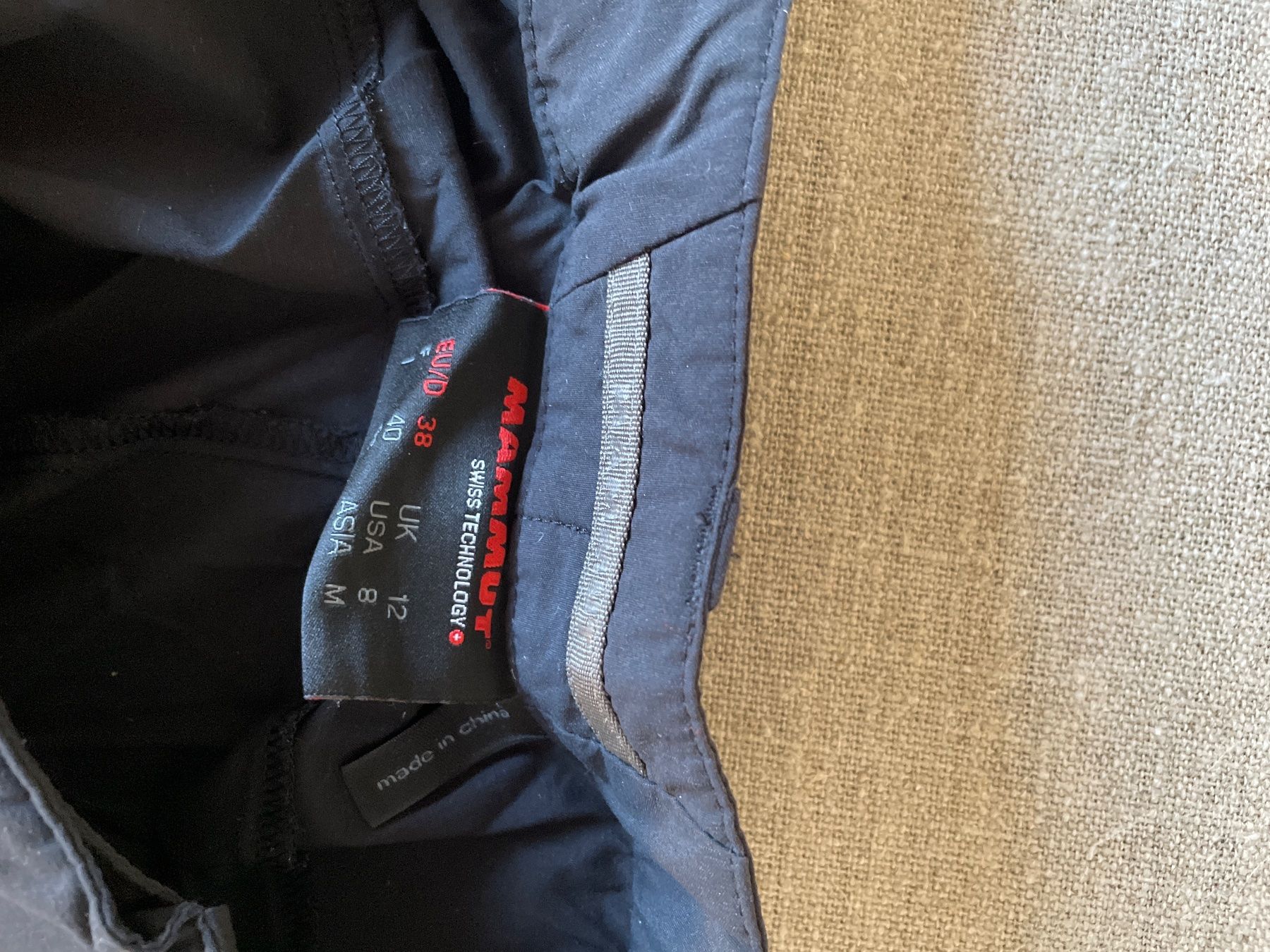 Mammut Pantaloni: Wanderhose Mammut Damen Gr. 38 – Usato da Zürich venduto da Nhpp 5