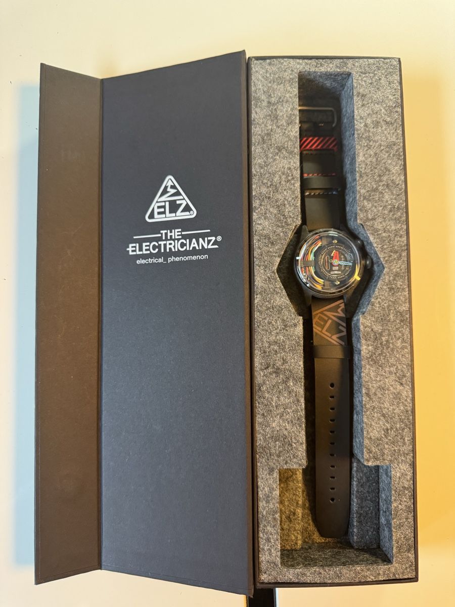 Uhren: Montre The Electricianz  – Neu und originalverpackt aus Perroy von vivelavente