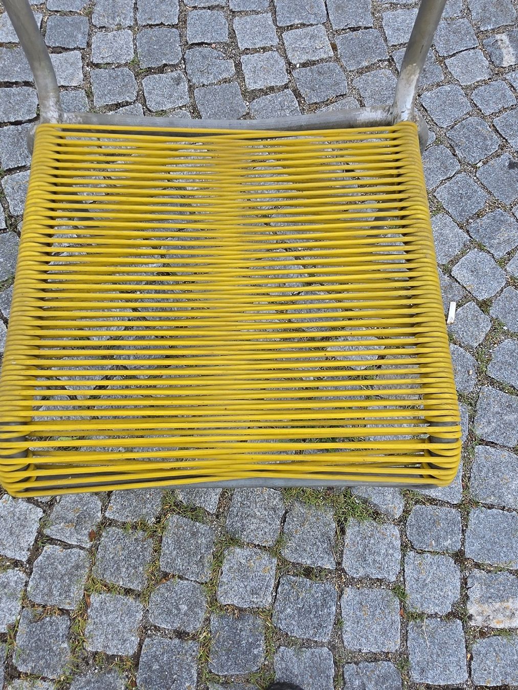Sedie: Stuhl Metall gelb gebraucht.  – Usato da Mettlen venduto da elios0888 1