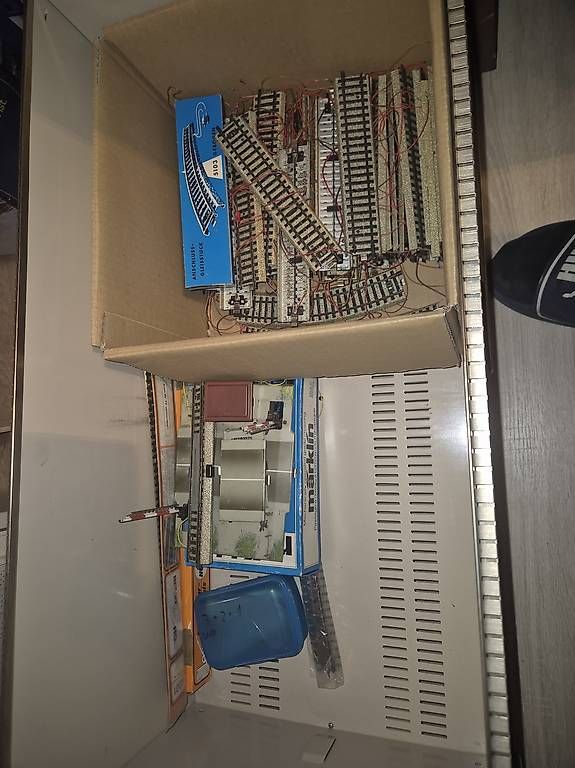 Märklin Modellini di ferrovie: Märklin M-Gleis H0 – Usato da Signau venduto da Revo3.3 1