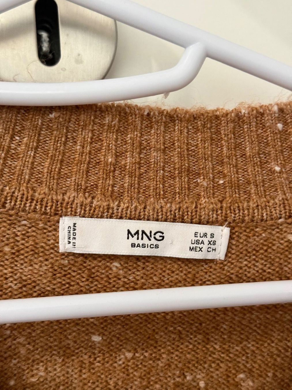 Mango Pulls & Sweat-shirts: MNG basic sweater – D'occasion à Chardonne par ana_rpr2 1
