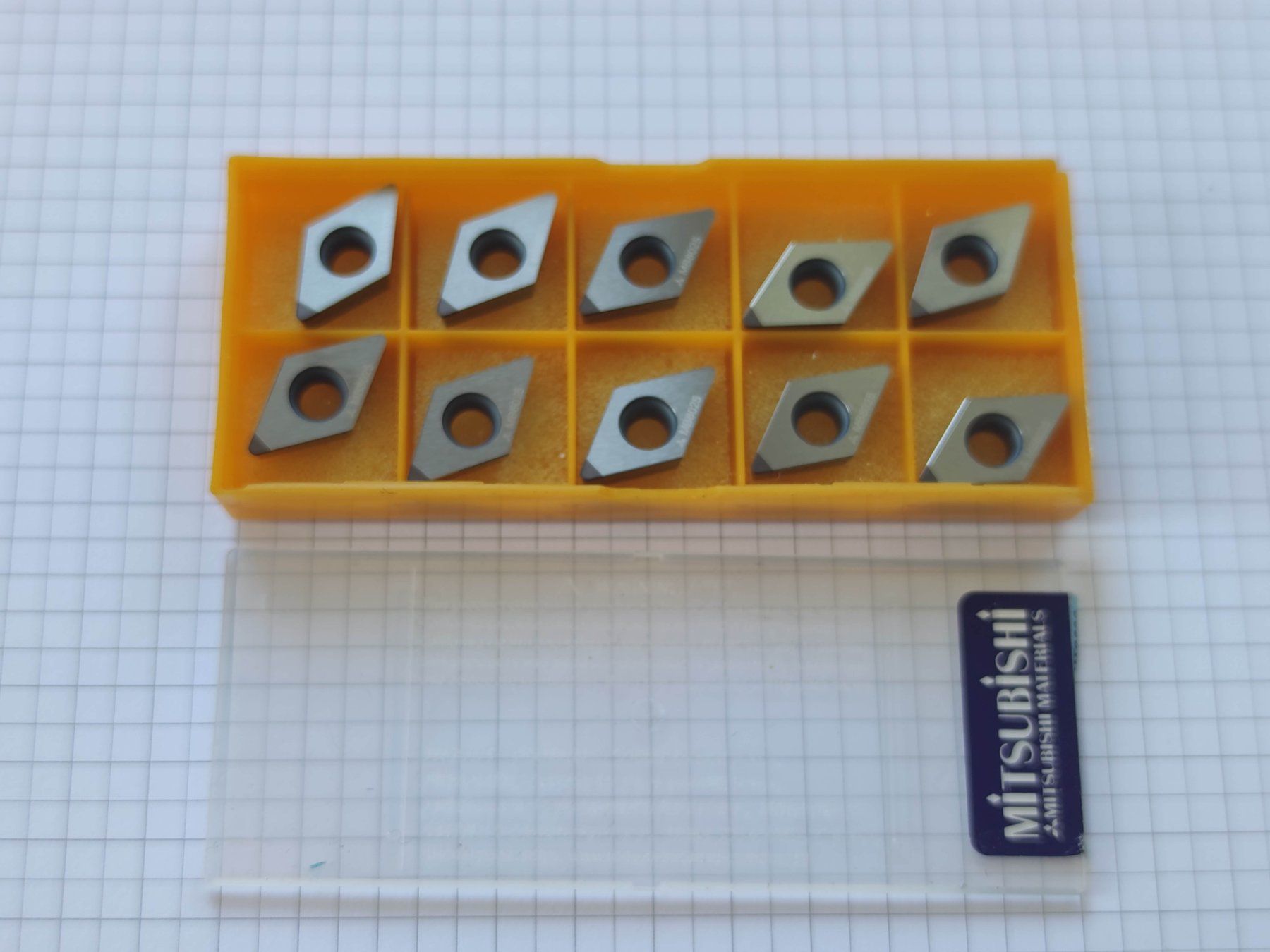 Tutti gli attrezzi: Wendeplatten CBN zum Hartdrehen DCGW11T308 – Nuovo e nell'imballaggio originale da Pfäffikon ZH venduto da 1252