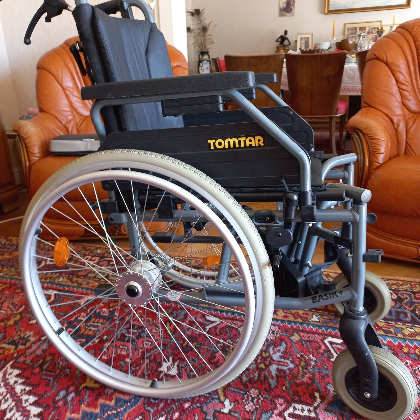 Chaises roulantes: Fauteuil roulant – D'occasion à Jongny par dve_7nbz
