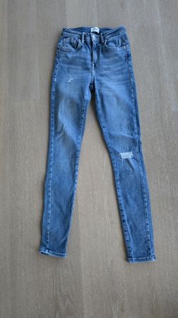Damen Jeans Only Skinny blau mit Rissen guter Zustand