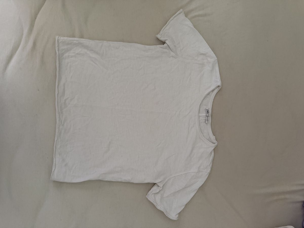 Zara T-shirt: Basic Zara T-shirt, Grösse S – Nuovo (secondo la descrizione) da Zofingen venduto da Annika.15