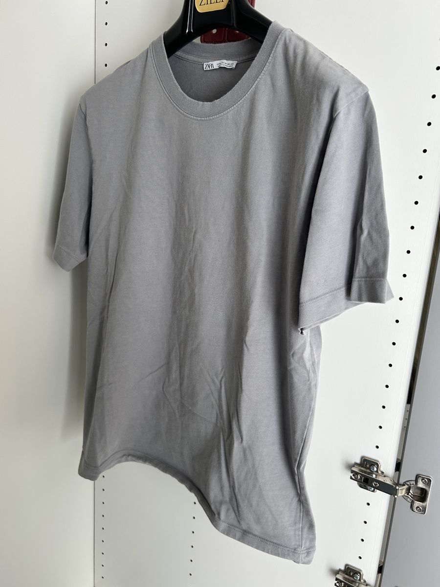 Zara T-shirt: Zara Basic T-Shirt Grösse M Grau – Usato da Bülach venduto da INO_ 1