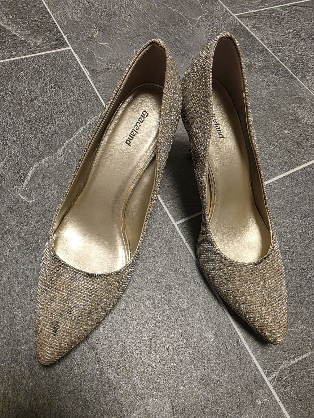 Scarpe da donna: Goldglitzernde Pumps Grösse 38  – Usato da Toffen venduto da ver_x68f 5