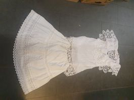 Damenkleid weiss mit Rock und Rüschen grösse S