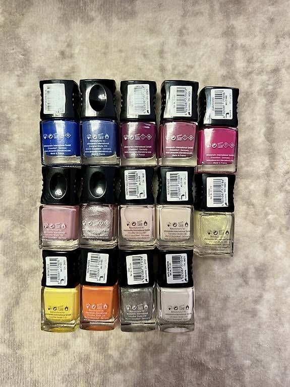 Smalto per unghie: Alessandro Nail Polish Nagellack – Usato da Amriswil venduto da de-ka 1