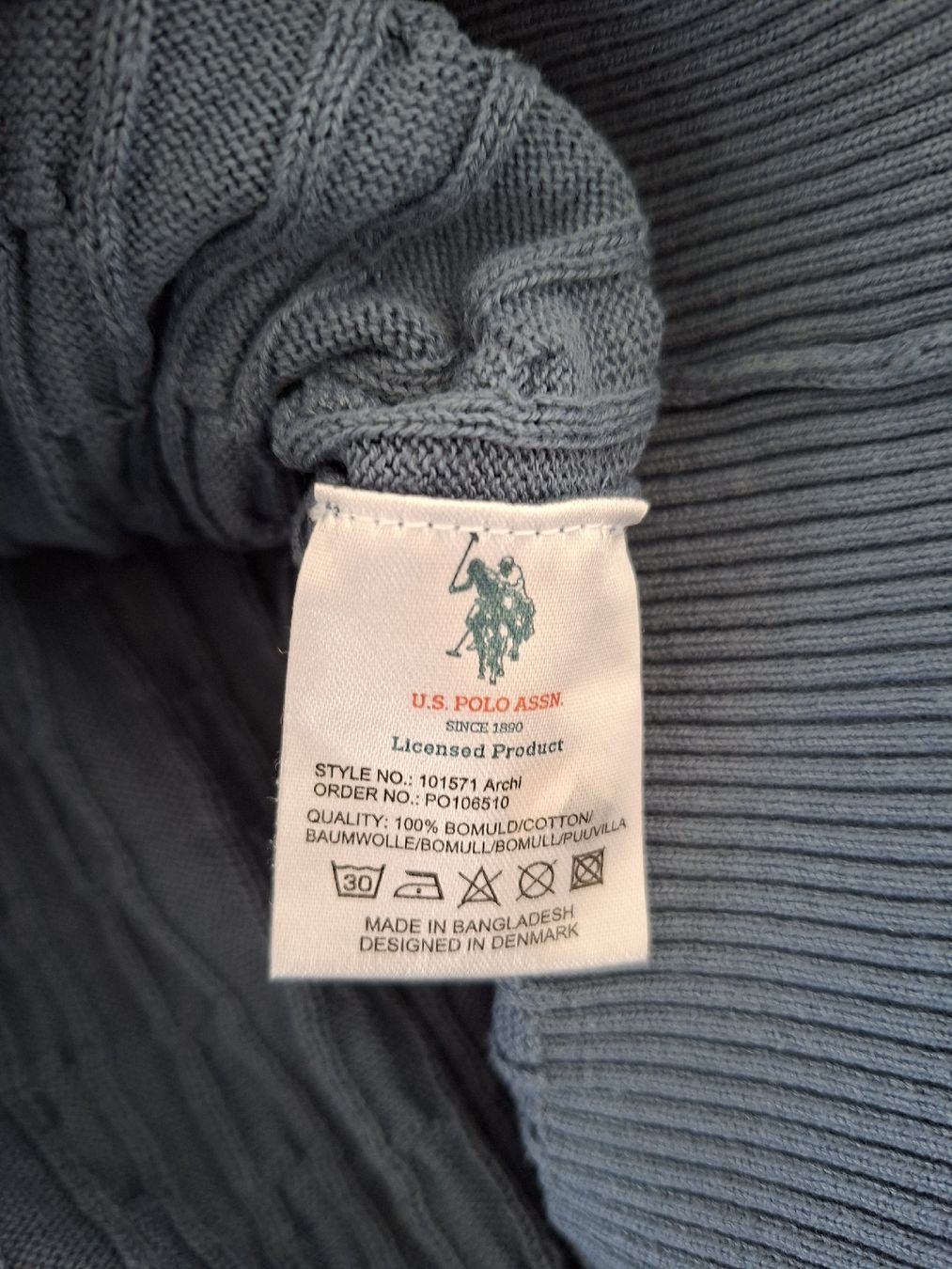 Maglioni & Felpe: Pull sans manches gris bleu en maille torsadee, col rond – Usato da Renens VD venduto da ser_j2fn 2