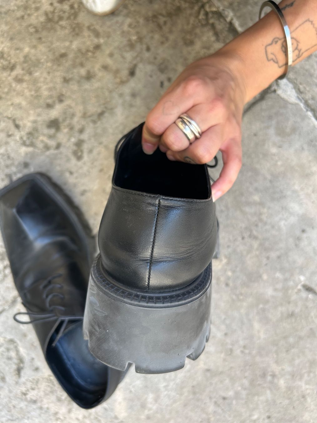 Balenciaga Scarpe da uomo: Black Balenciaga rhino derbies – Usato da basel venduto da wastedworld 8