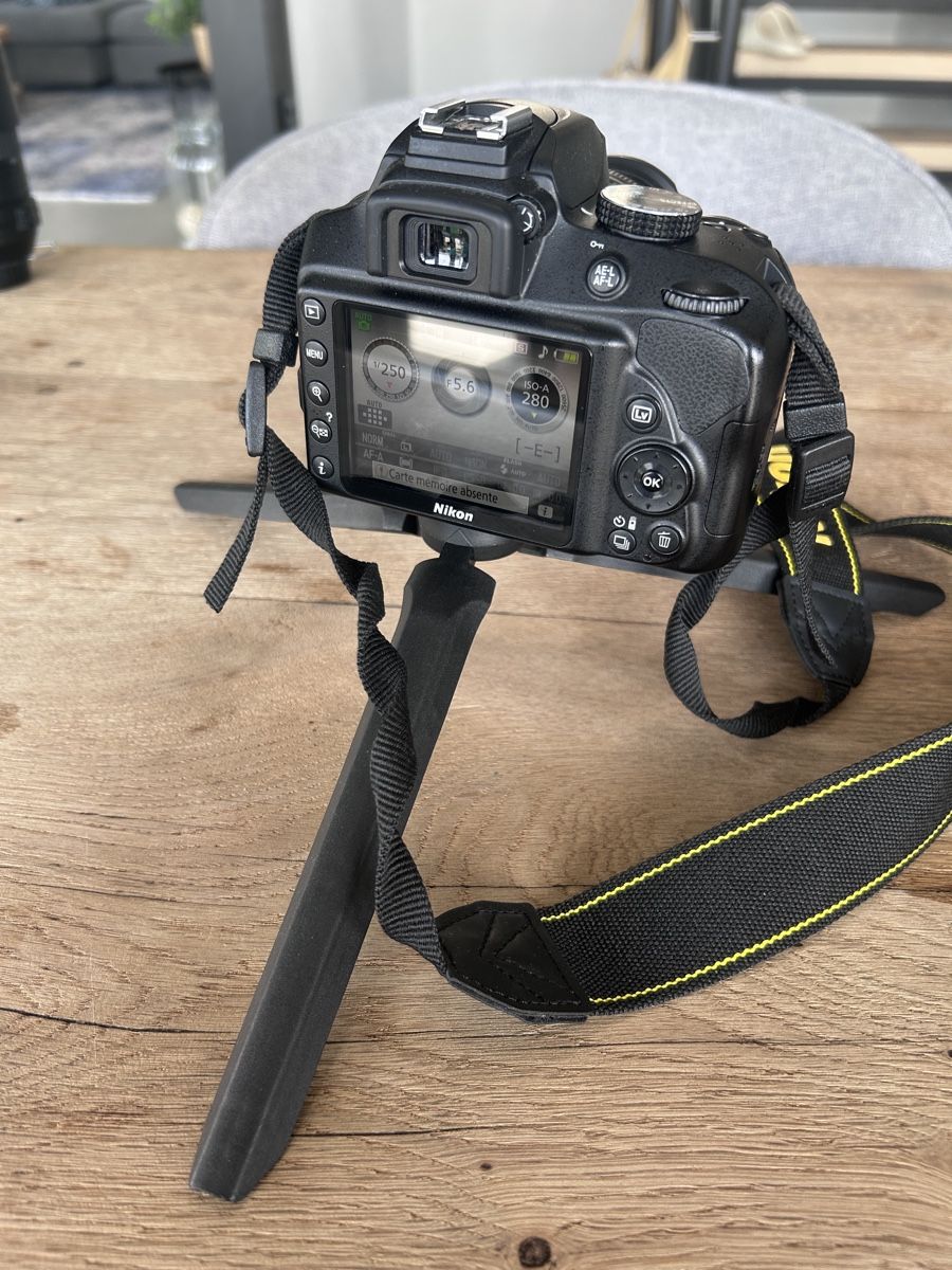 Nikon Appareil photo: Nikon d3400 – D'occasion à Arzier-Le Muids par adr_s9sx 2