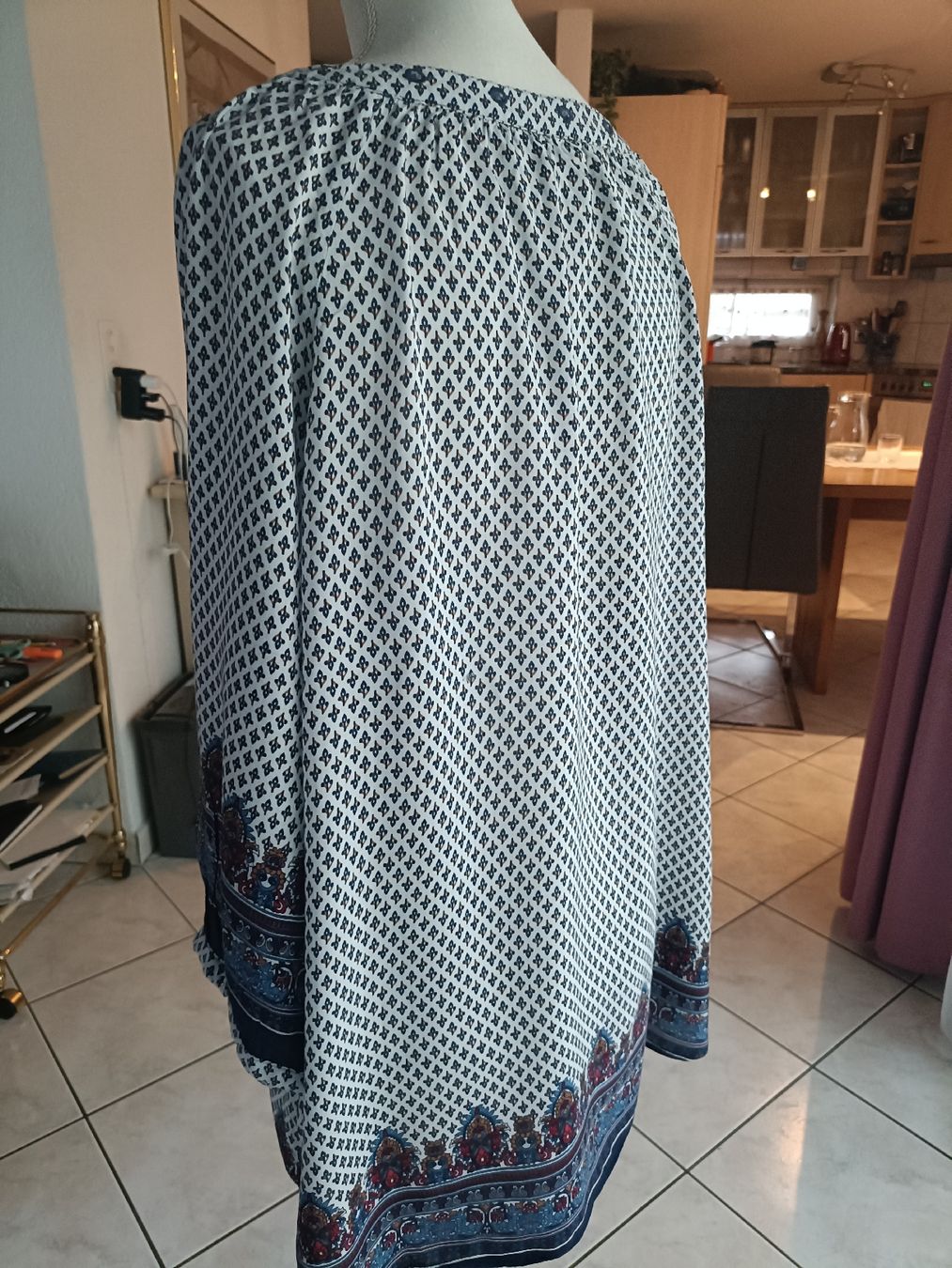 Camicette: Schöne Bexleys Edition Bluse, Grösse 46, leicht & luftig – Usato da Sargans venduto da Polifemo58 4