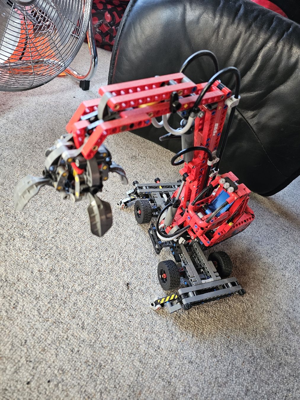 Lego Kit di costruzioni: Lego 42144 Umschlagbagger – Usato da Winterthur venduto da kam_6scr