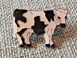 G592 - Pin Kuh Cow