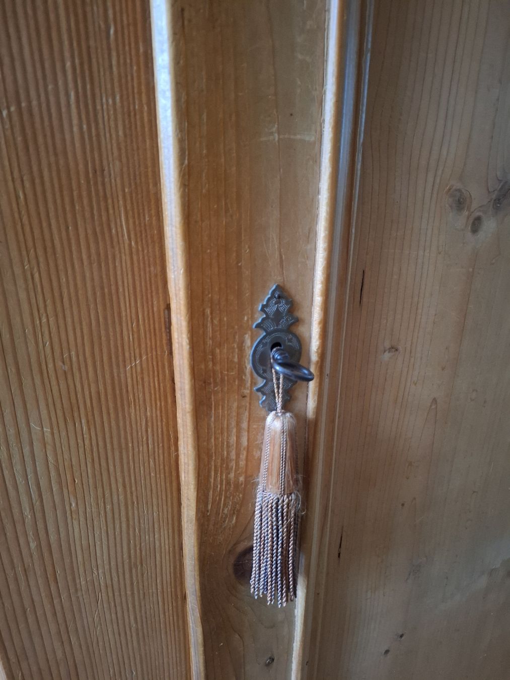 Armadi: Antiker Schrank Kiefer  – Usato da Wil SG venduto da die-wohnung 1