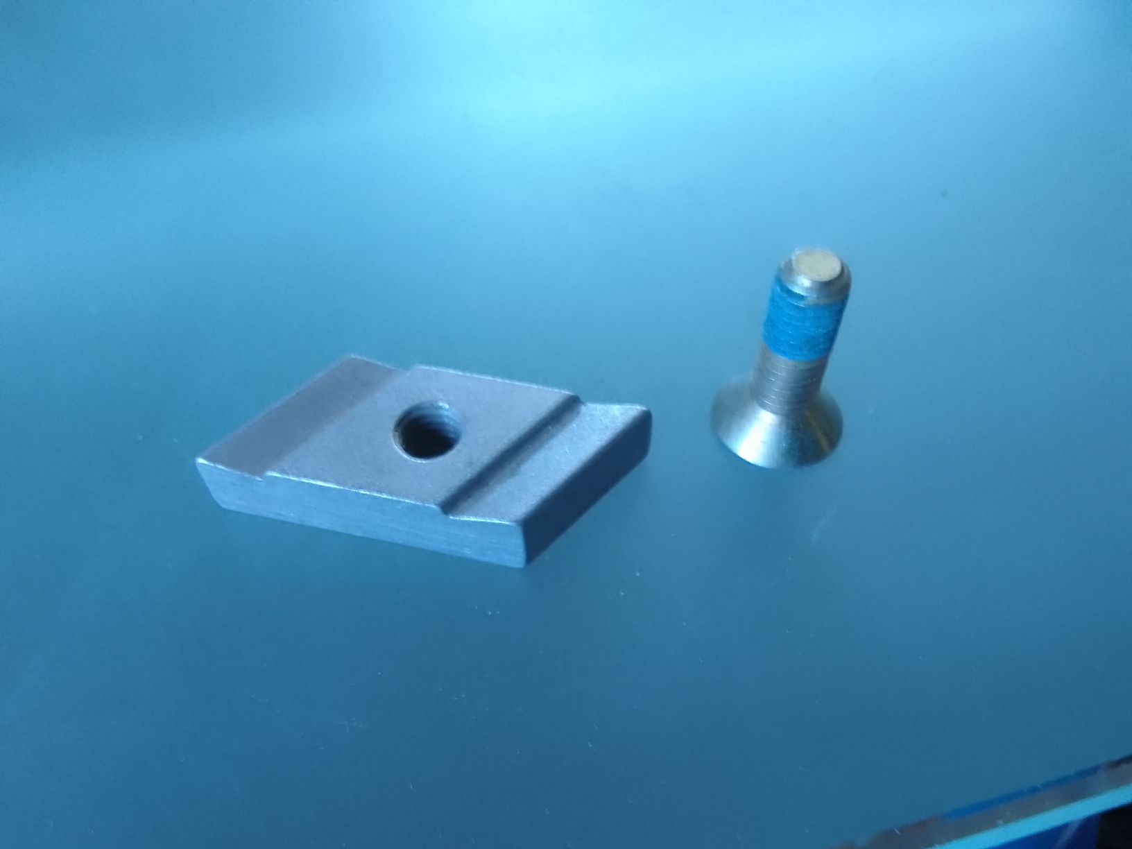 Altro per industria metallurgica: 1 Posten Nutensteine mit Schraube – Nuovo (secondo la descrizione) da Ebmatingen venduto da swiss.canadian 1