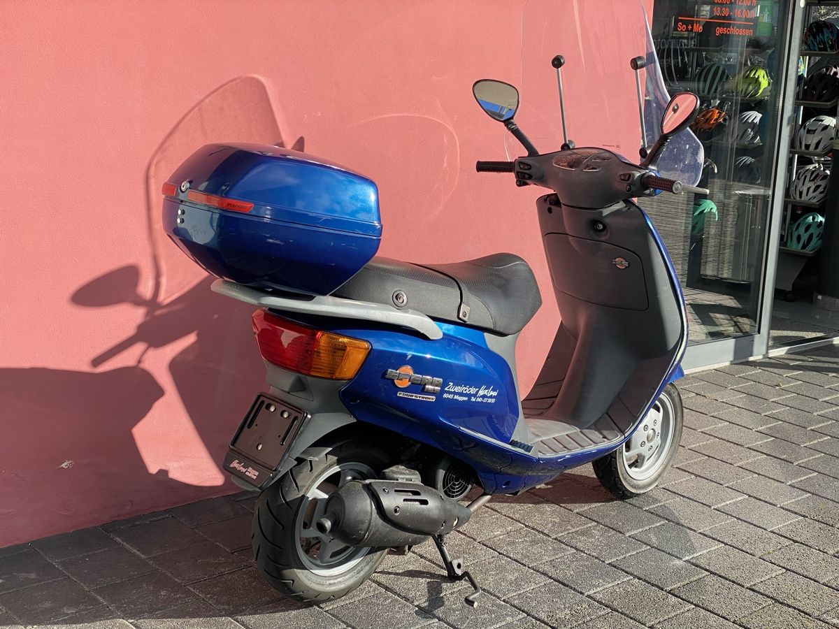 Piaggio Scooters: Piaggio Sfera 125 – Gebraucht aus Meggen von  2