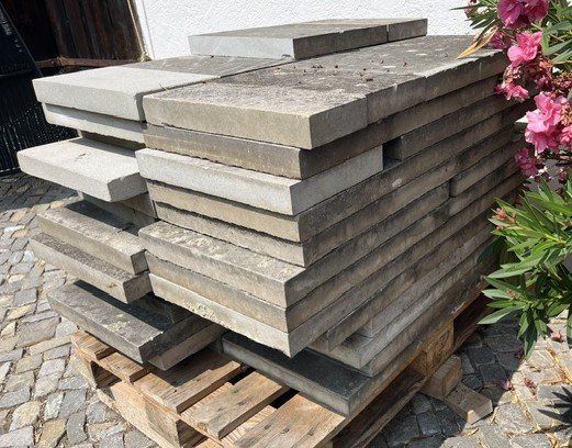 Rivestimenti per pavimenti: Sandsteinbodenplatten – Usato da Männedorf venduto da ushs 2