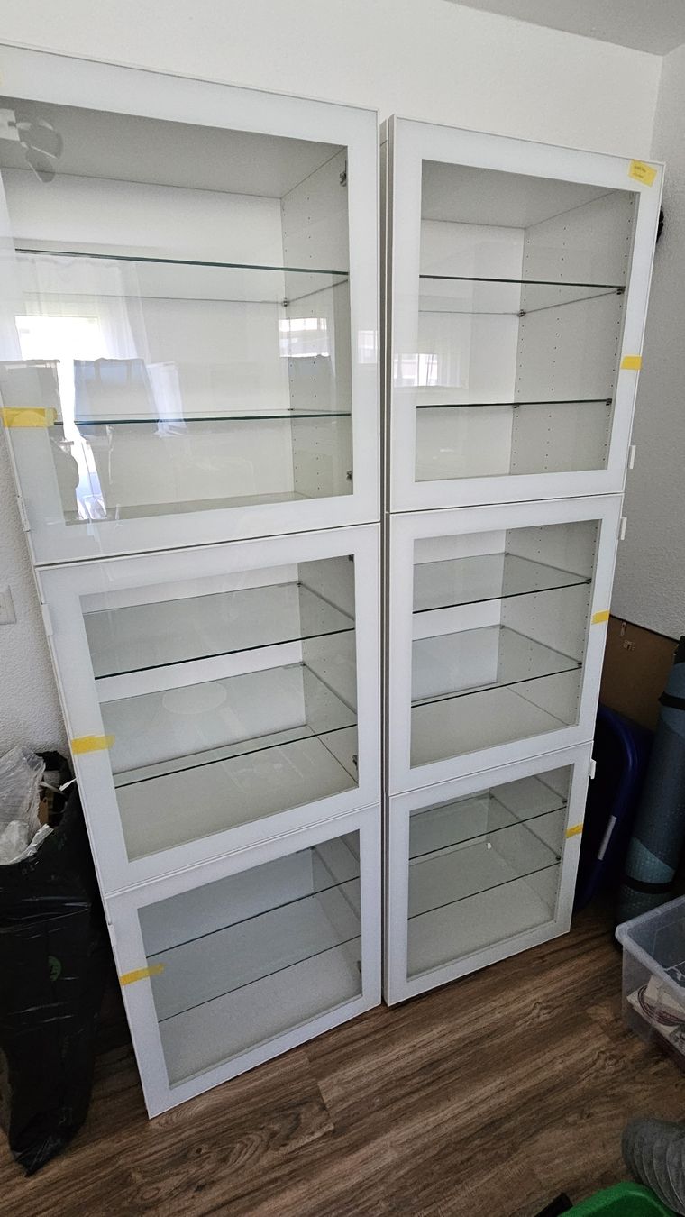 Ikea Vetrine: Diverse IKEA Besta Vitrienen – Usato da Wil SG venduto da uss-andro