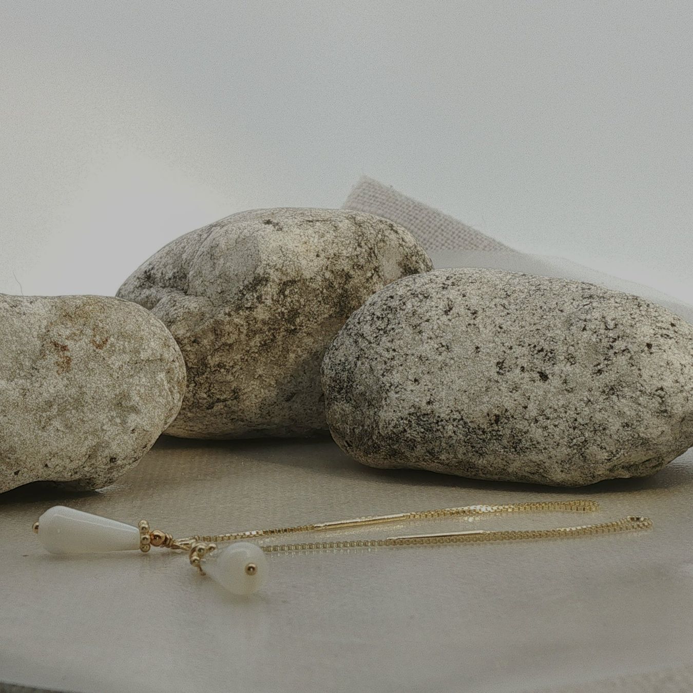 Olga Ribler Orecchini pendenti & Orecchini a lobo: Kettenohrringe mit Perlmutter in Silber vergoldet – Nuovo (secondo la descrizione) da Luzern venduto da Schmuckoutlet 3