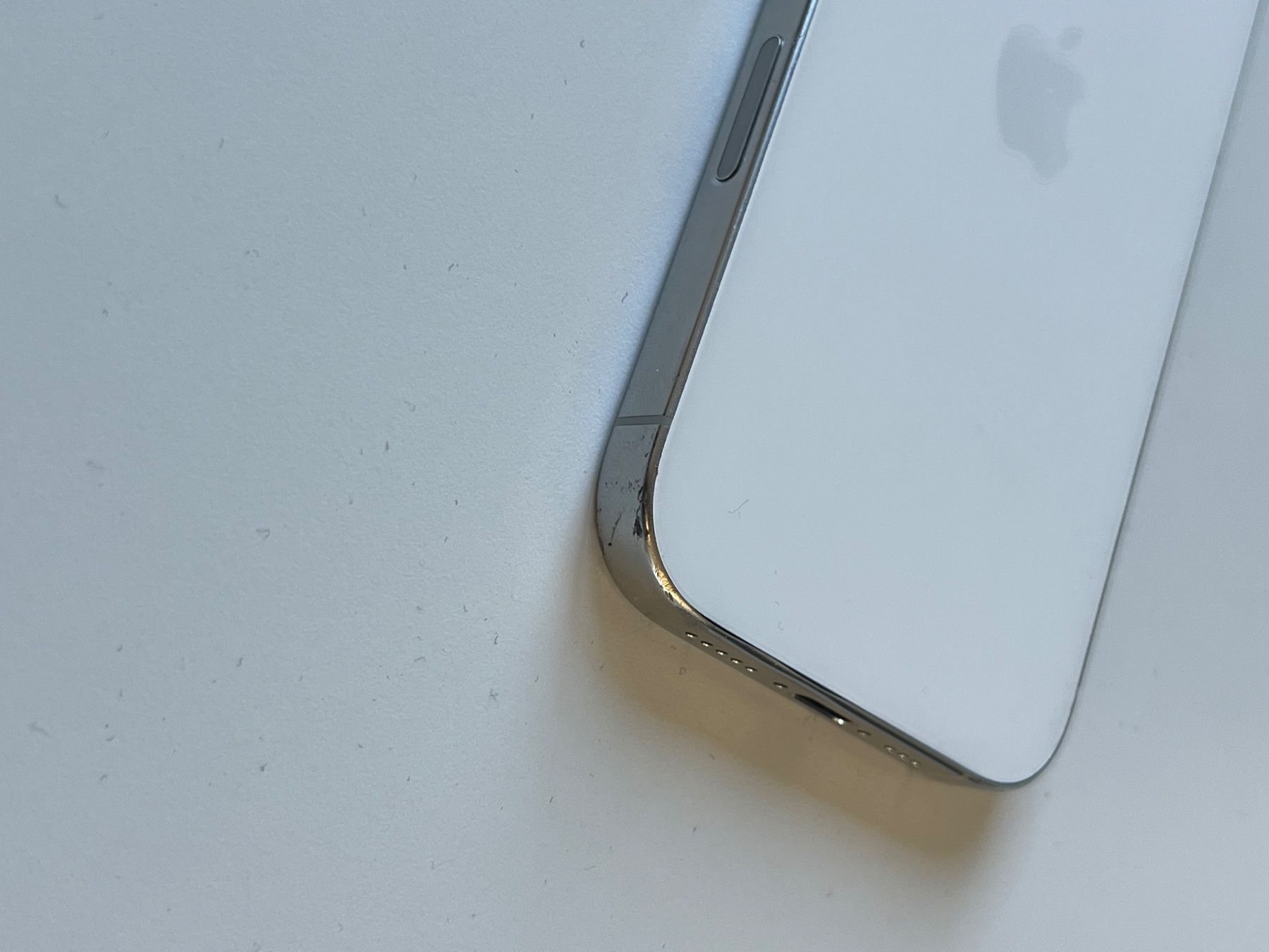 Apple Handys / Smartphones: iPhone 16 Pro Display beschädigt – Gebraucht aus Bern von nic_n8sb 7