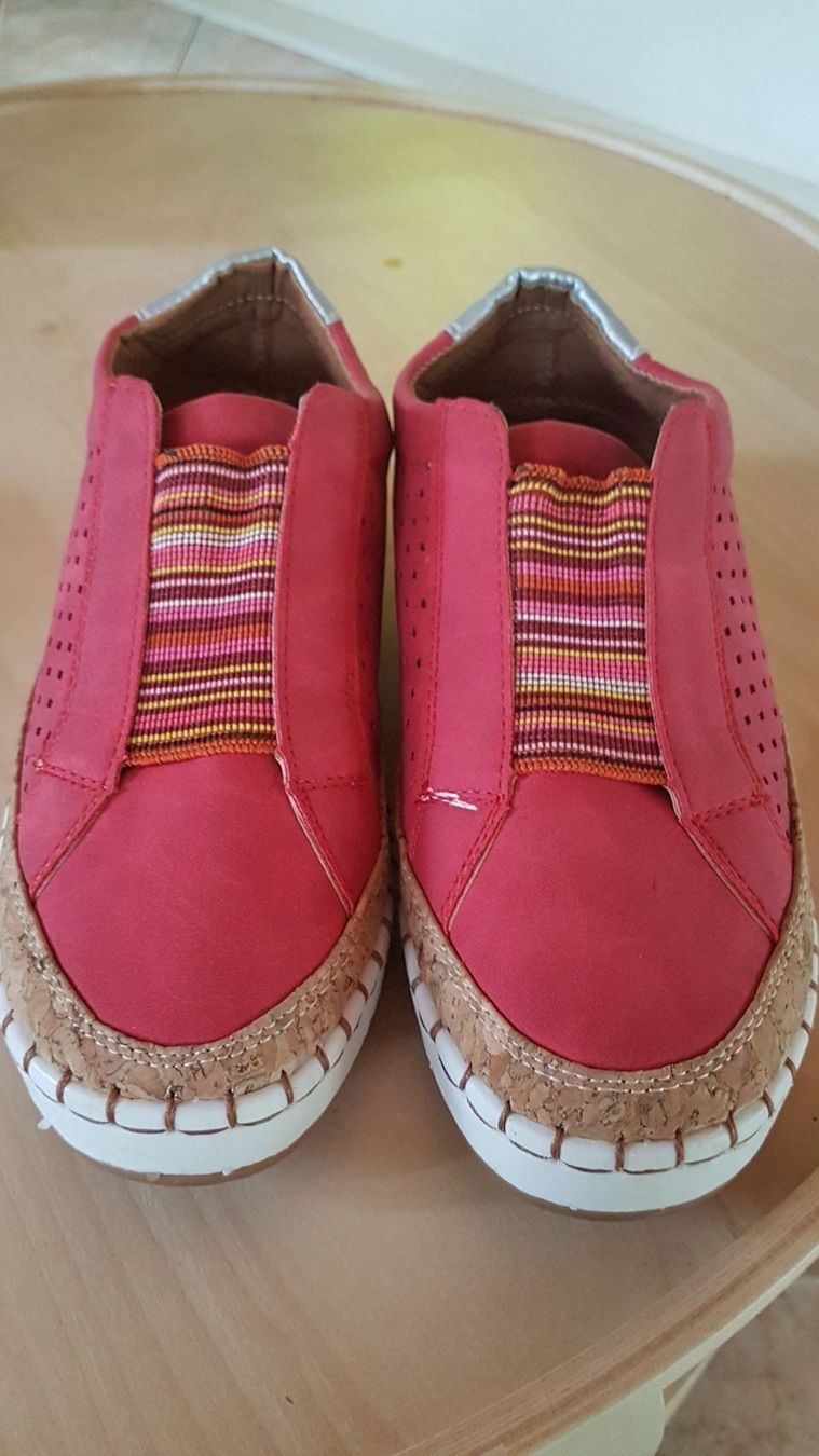 Scarpe da donna: Chaussures rouges grandeur 37 – Usato da Villiers venduto da san_jn5w 1
