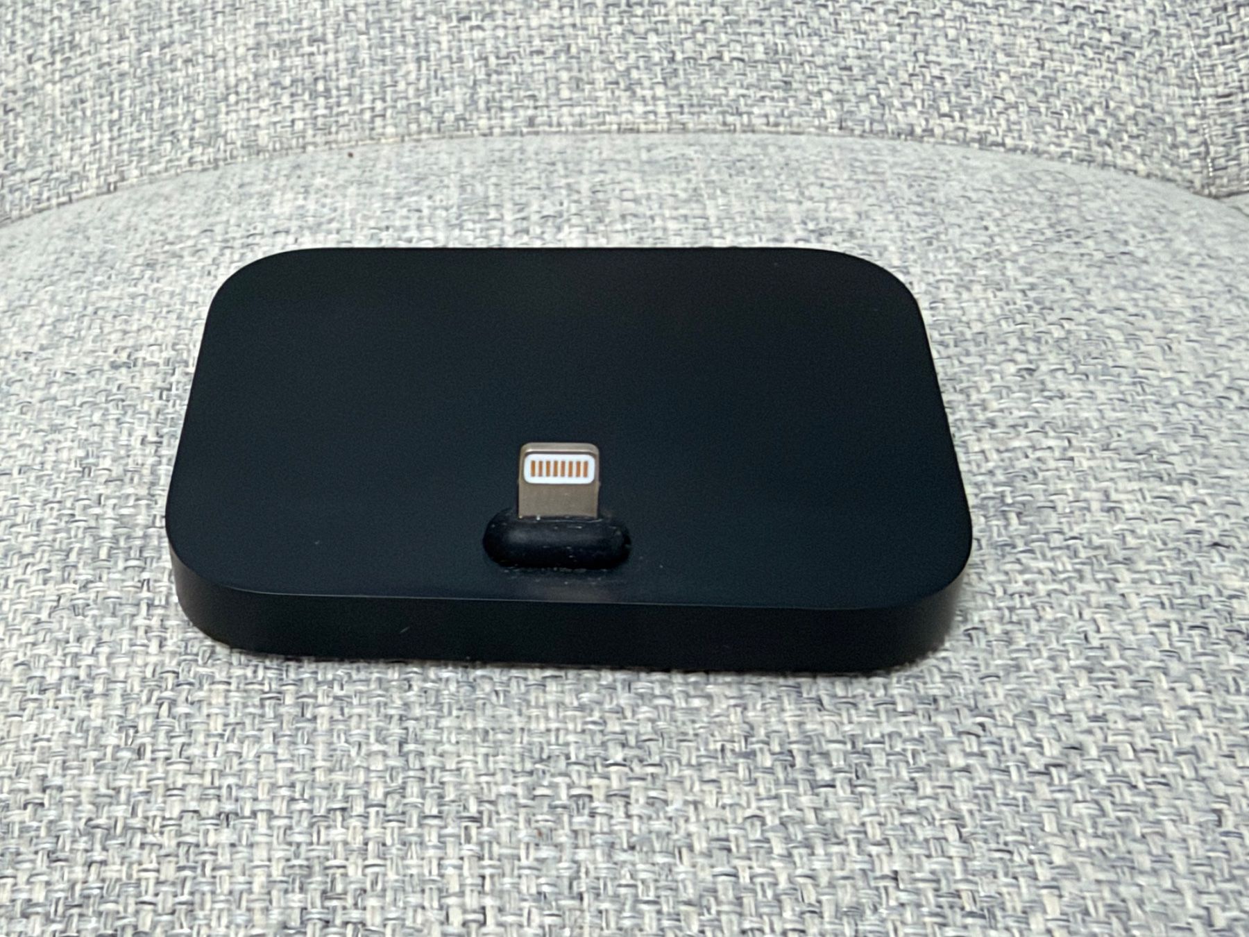 Docking station: Original Apple iPhone Lightning Dock, Aluminium schwarz – Usato da Riehen venduto da Nyenhuis