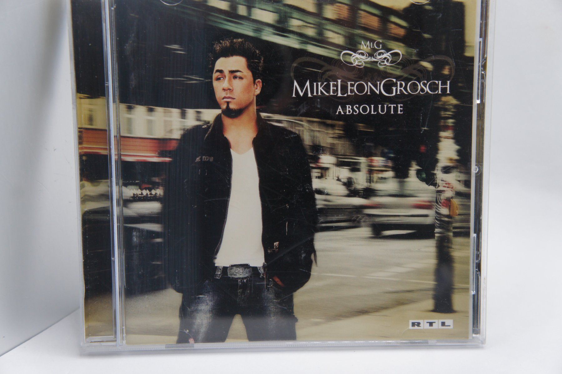 CD: CD Mike Leon Grosch – Absolute – Usato da Ernetschwil venduto da luisvonerni