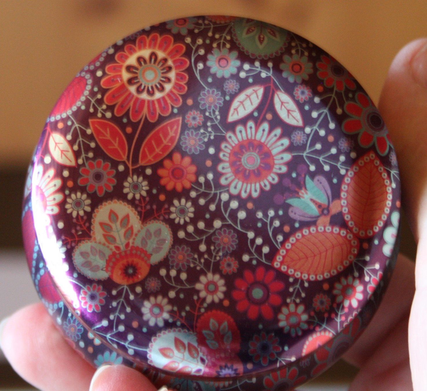 Candele: Kerze in Blechdose violett - bunt – Usato da Flüelen venduto da Diversicum-Shop 2