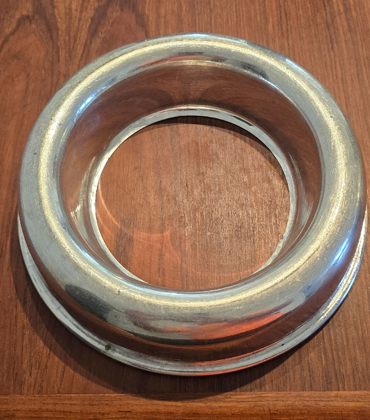 Teglie da forno: Backform grosser Donuts antik aus Metall – Usato da Kilchberg ZH venduto da nic_ff8r 2