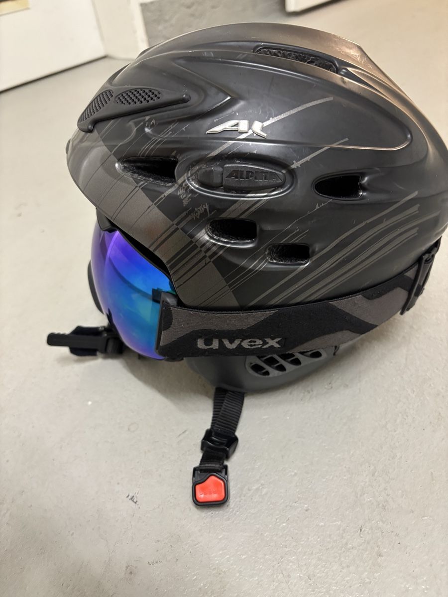 Alpina Caschi: Skihelm mit Skibrille Alpina – Usato da Zürich venduto da daniela_y 1