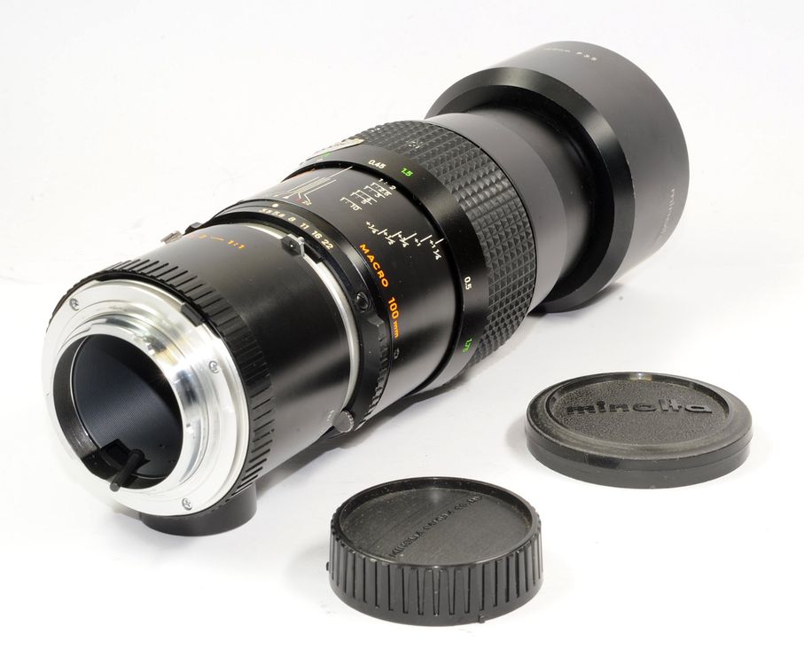MINOLTA MC ROKKOR 100mm F:3.5 Macro avec converstisseur 1:1 et filtre minolta TB