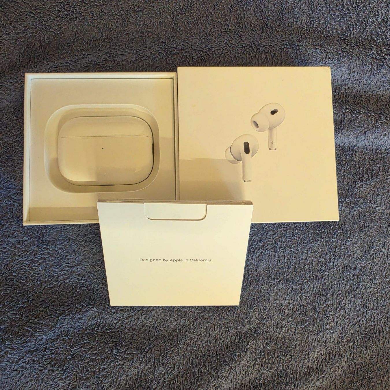 Apple Cuffie: AirPods Pro 2. Gen und Apple Care+ – Usato da Fehraltorf venduto da shiilaa.hoot