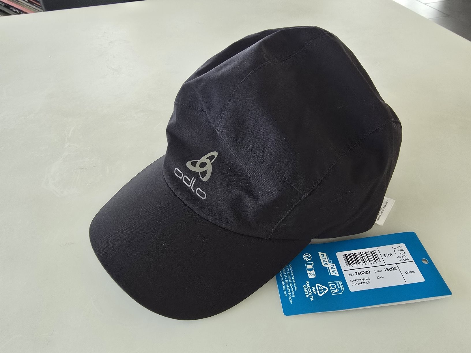 Autres vêtements & accessoires: ODLO CAP PERFORMANCE WATERPROOF NEU BLACK UNISEX S/M – Neuf avec emballage d'origine à Unterstammheim par P911993