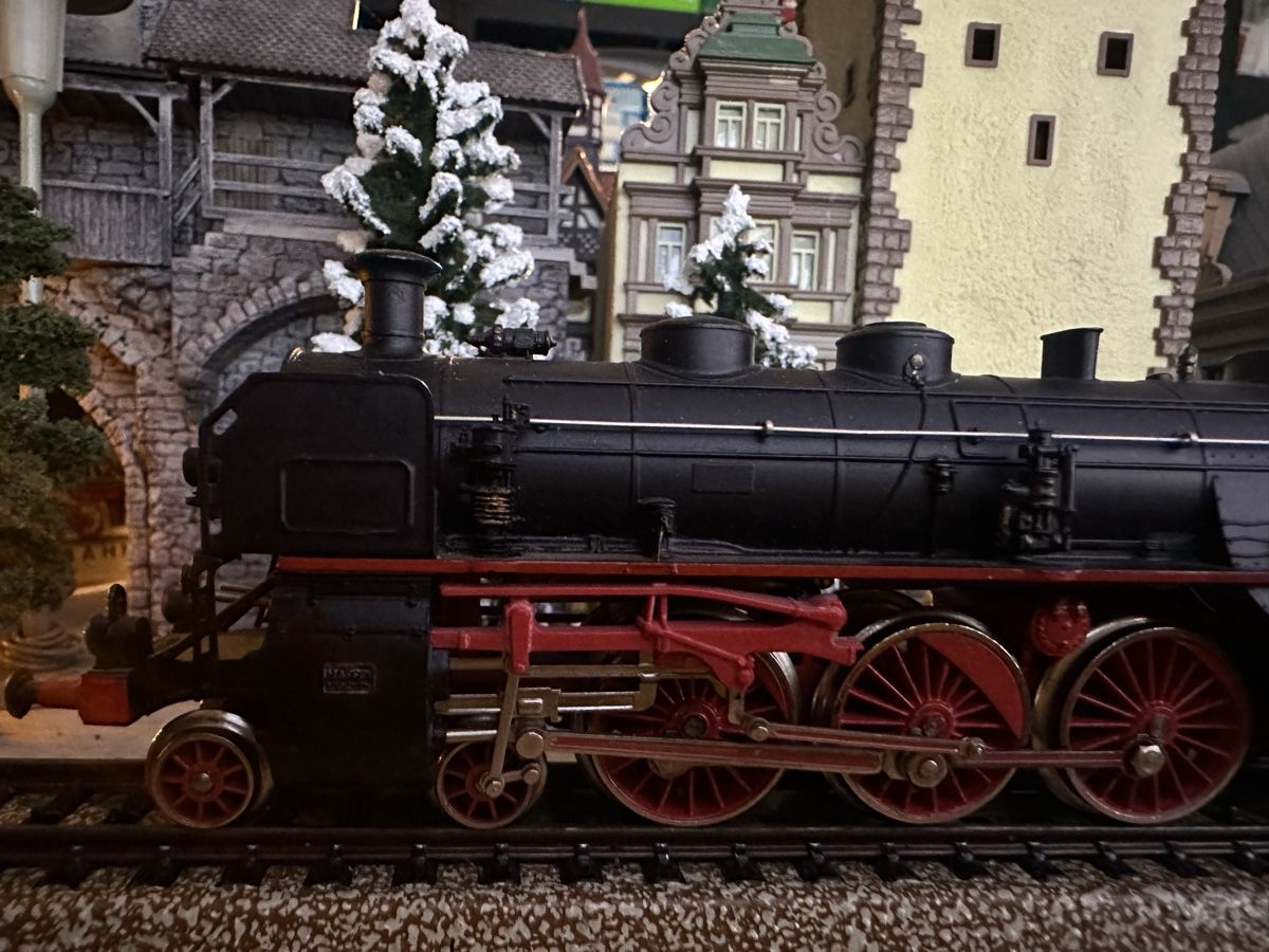 Märklin Modellini di ferrovie: Märklin 3091 DB BR 18 – Usato da Lupsingen venduto da New-Haven 1