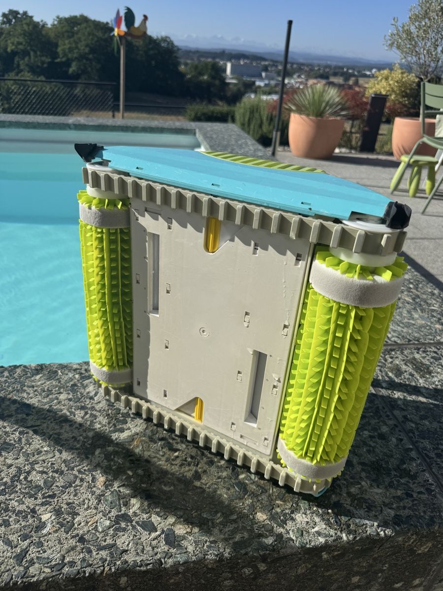 Dolphin Accessoires de piscine: Dolphin Poolroboter – D'occasion à Hägendorf par Neutex 1