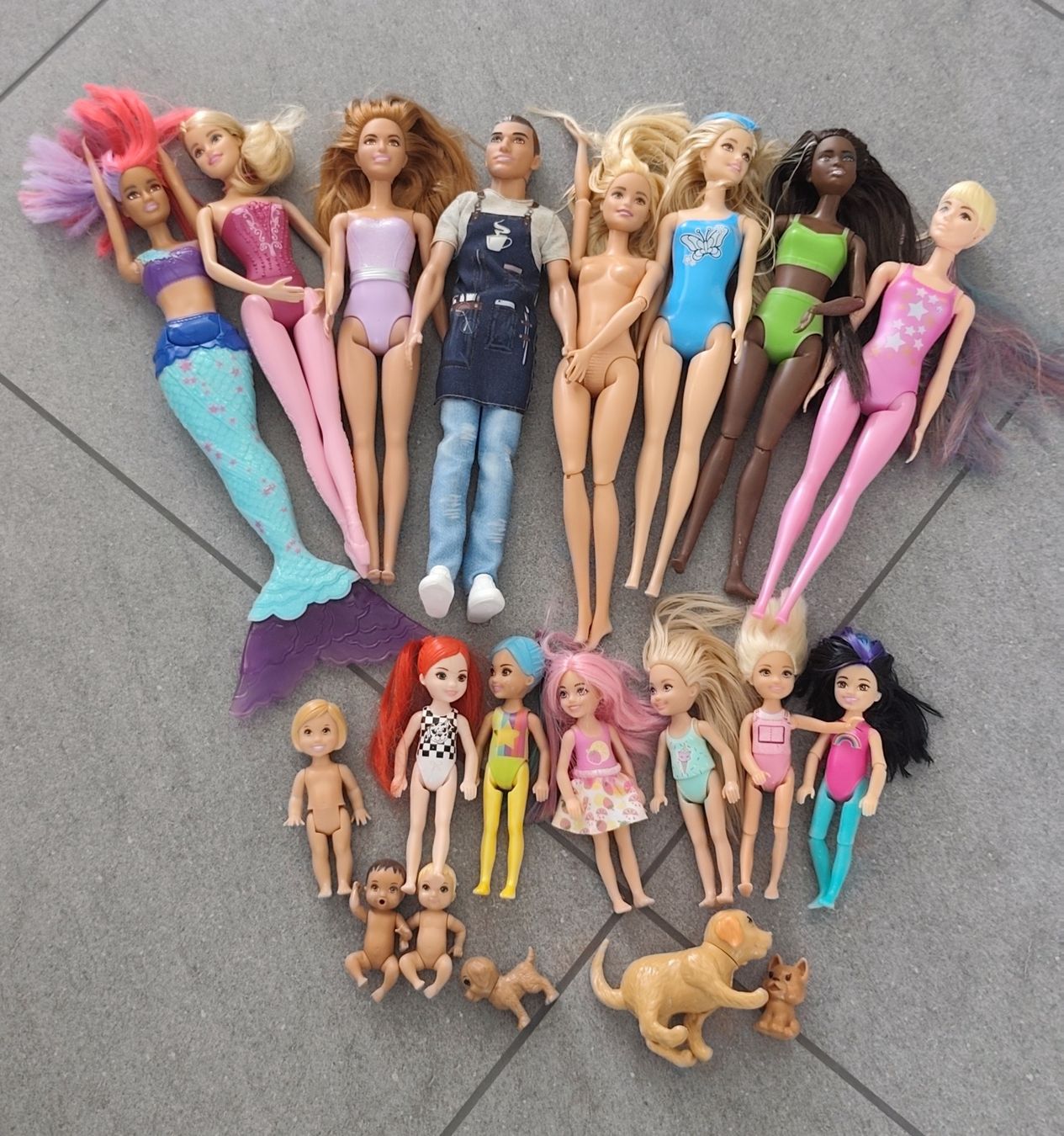 Puppen: barbie set with 19 barbies – Gebraucht aus Richterswil von Cp92 2