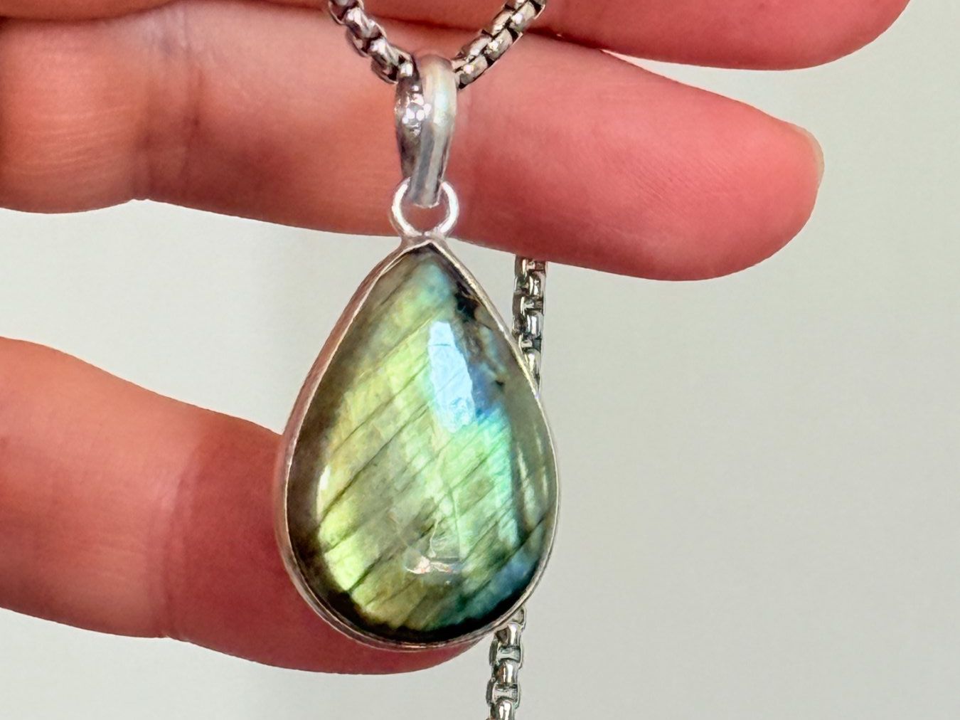 Colliers: Labradorite necklace – Neuf avec emballage d'origine à Genève par AGBERG