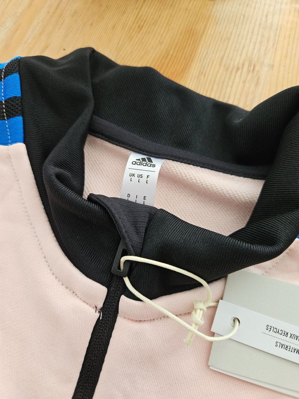 Adidas Leibchen & Hosen: Manchester United Trainingsoberteil NEU Gr. L ManU Pullover – Neu (gemäss Beschreibung) aus Hägglingen von United-Village-Trade 2