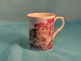 Tasse mit Katze und englischem Landhaus, Kingsbury Porzellan