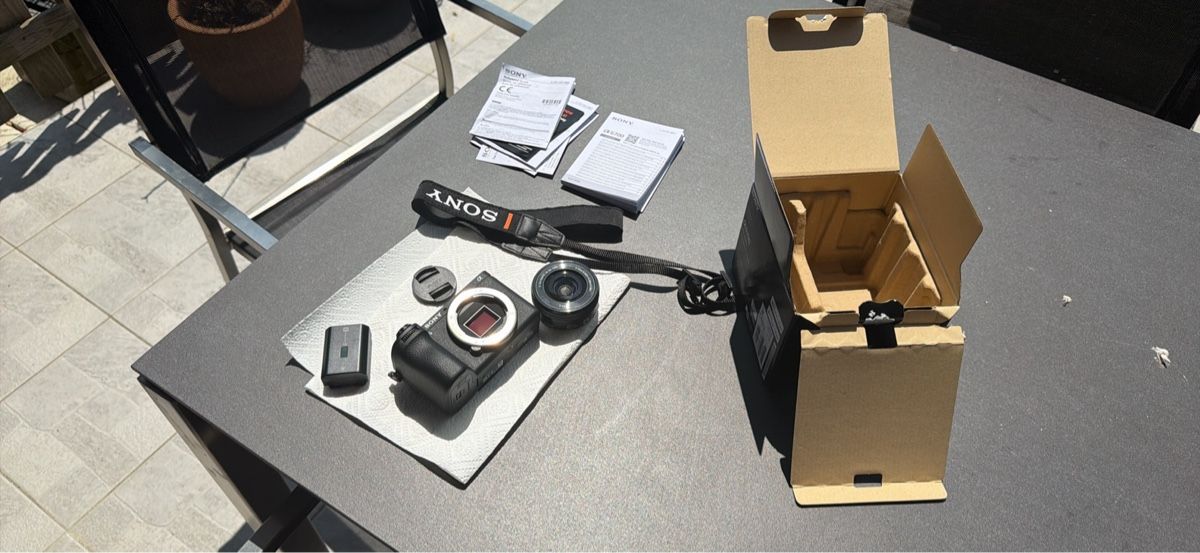 Sony Kamera: Sony a6700 / Sony 16-50 3.5-5.6 OSS – Neu (gemäss Beschreibung) aus Val-d'Illiez von ann_d9bk