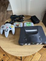 Console Nintendo 64 avec jeux et manette