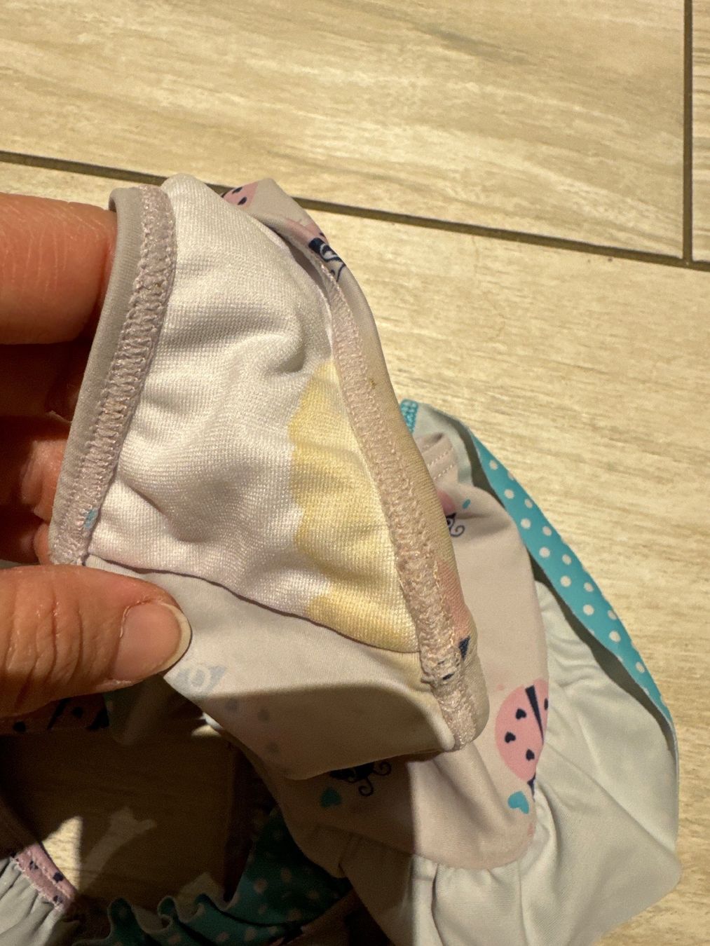 Badehosen & -kleider: Badekleid Marienkäfer 80 eher 74 – Gebraucht aus Gelterkinden von Familienferien 3