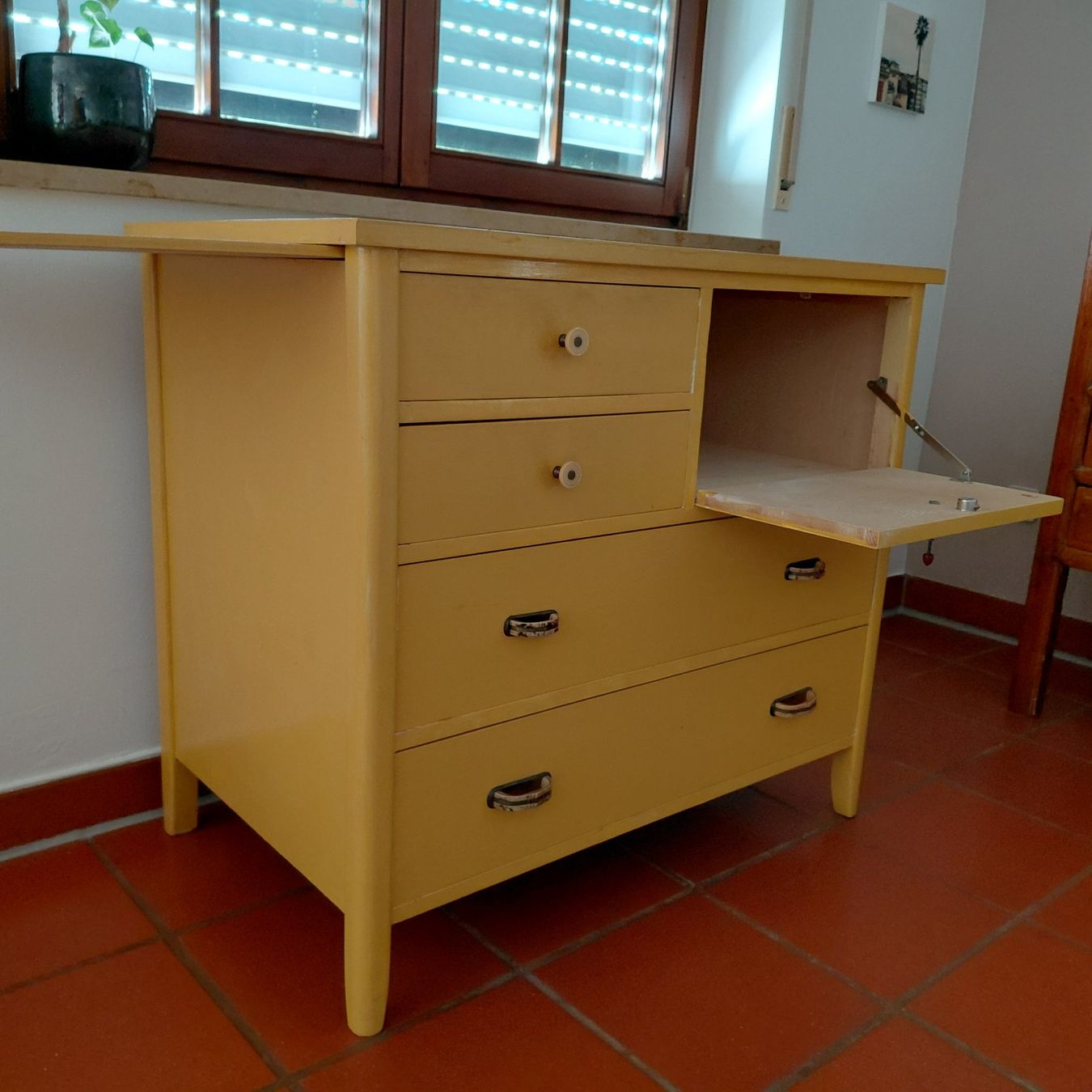 Victoria Möbel Kommoden: Vintage Kommode Victoria-Möbel – Gebraucht aus Ossingen von Schaffhausen333 1