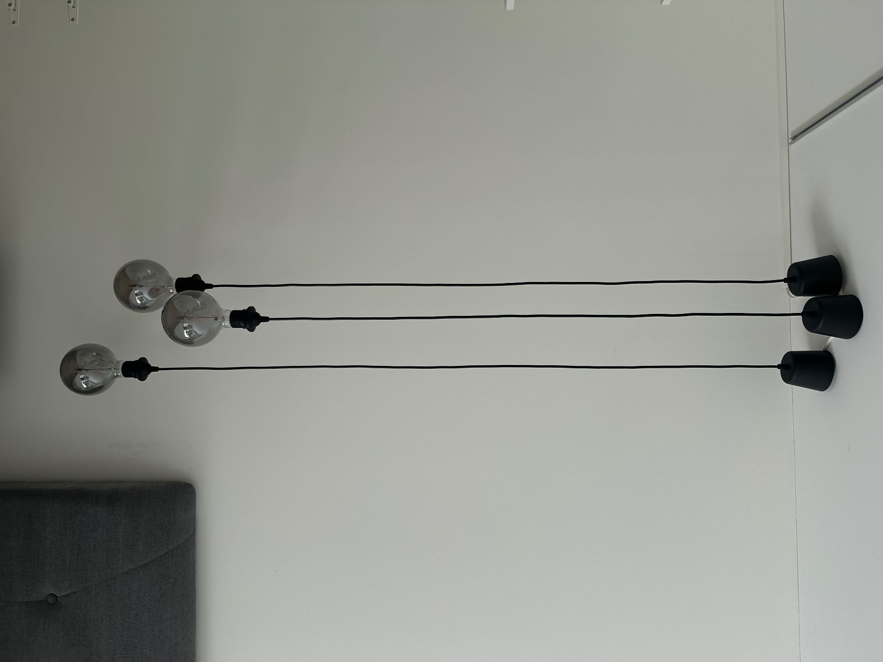 Lustres & lampes de plafonds: 3 Hängeleuchten schwarz mit Glühbirnen – D'occasion à Zürich par dri_n2k6 3