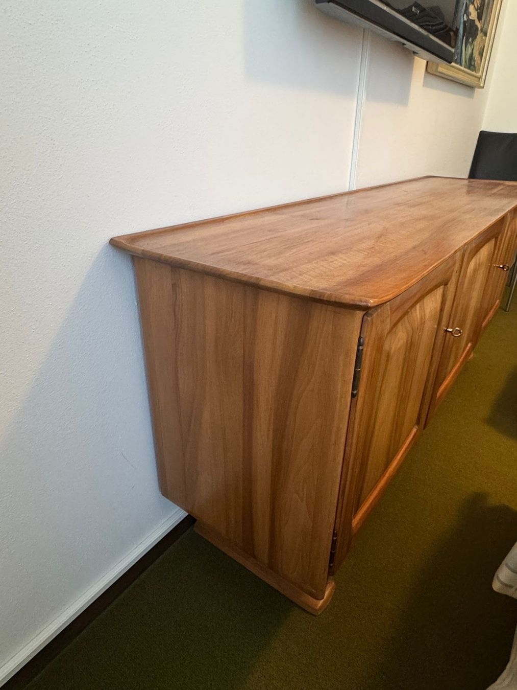 Kommoden: Massives Sproll Sideboard aus Holz – Gebraucht aus Utzenstorf von Dpluto