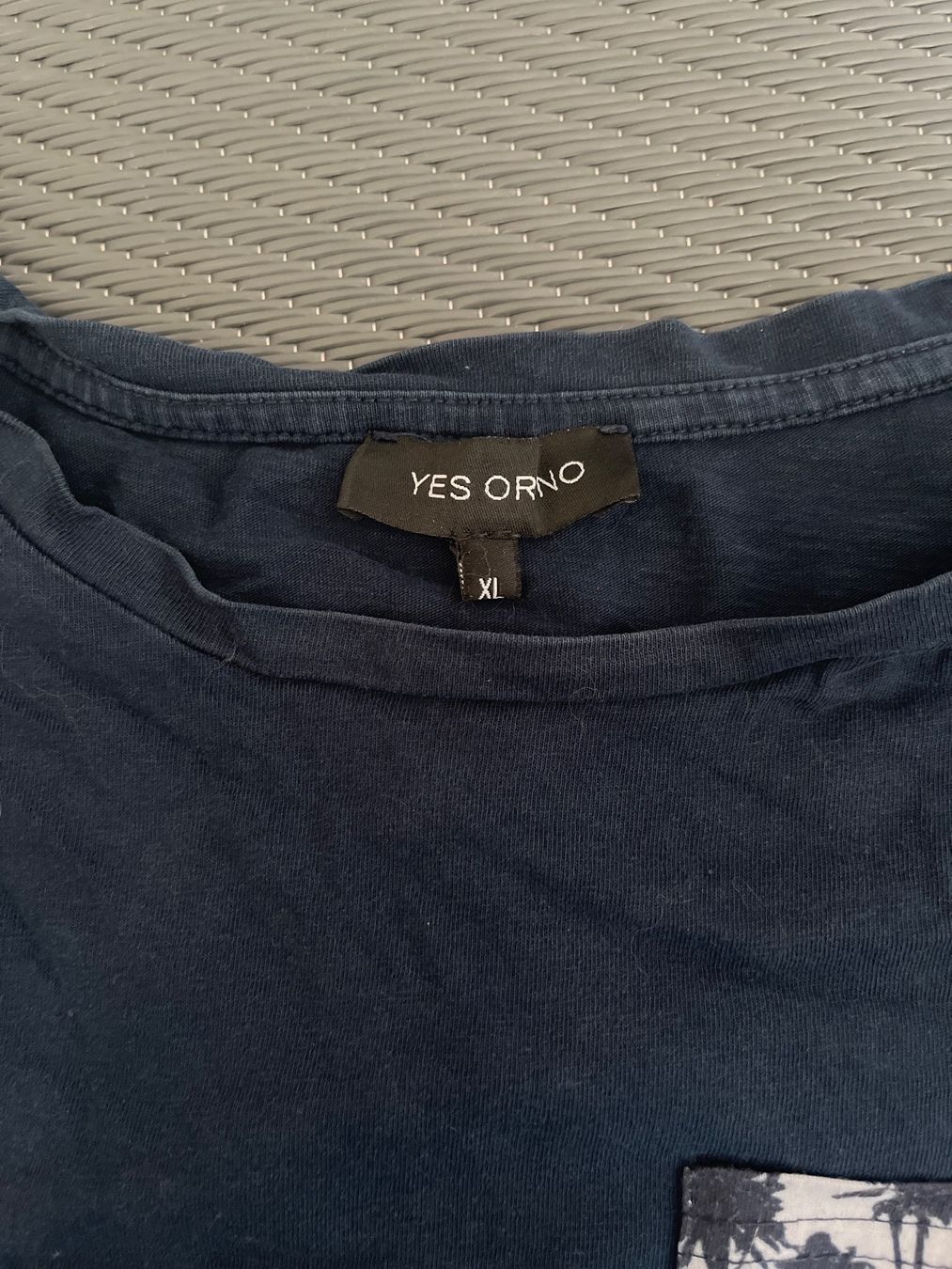 Yes Or No T-shirt: T-shirt bleu YES OR NO – Usato da Le Locle venduto da Mayd_h 4