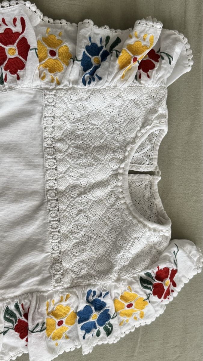 Blouses, T-shirts & Tops: Top – Neuf (Voir description) à Mörigen par TimelessFinds 1