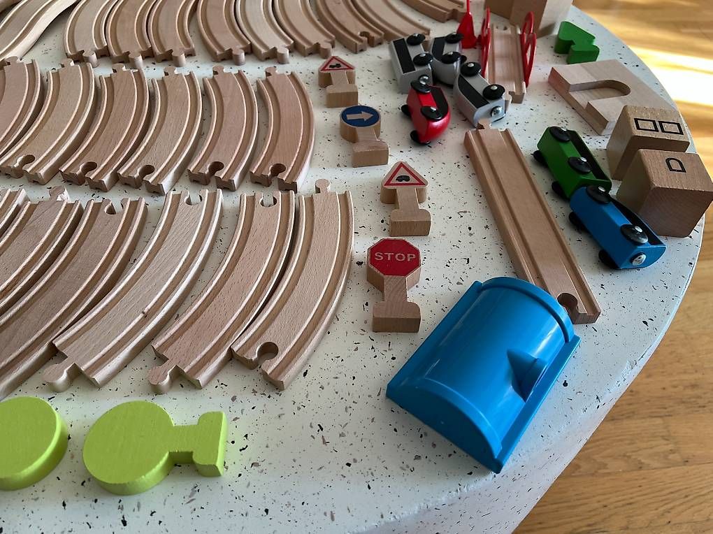 Giocattoli: Holzeisenbahn / Brio kompatible Eisenbahn Set – Usato da Adliswil venduto da bravewolf 3